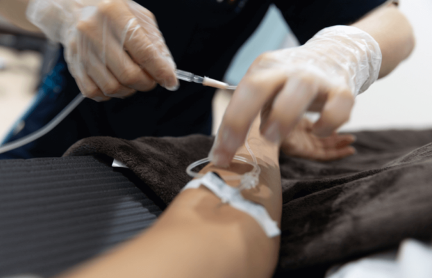 Sueroterapia: Qué es, cuándo se necesita y beneficios